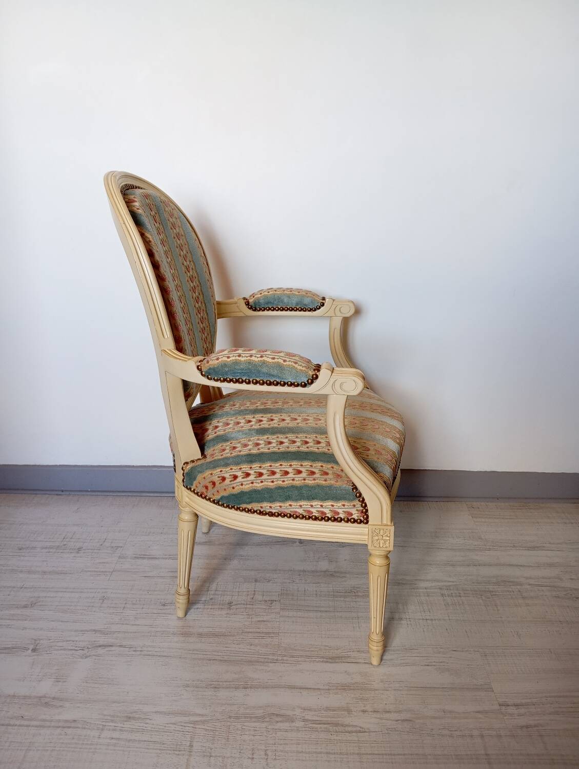 Fauteuil style Louis XVI