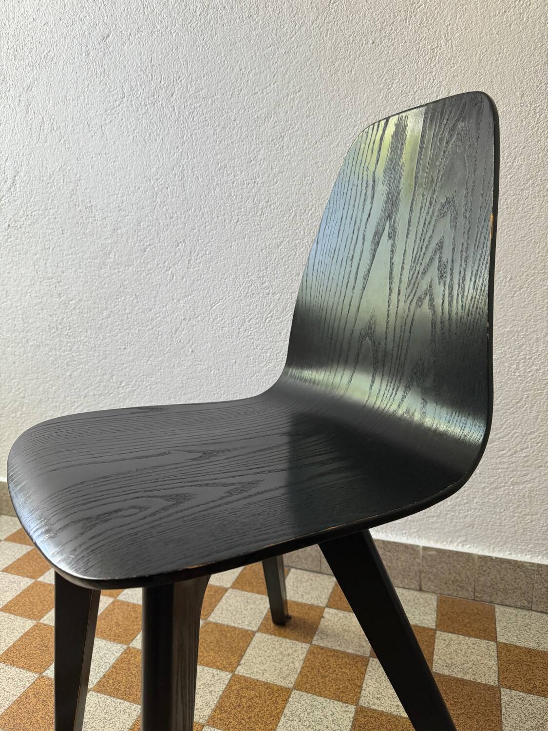 90s designer chairs in lacquered curved wood (X2)