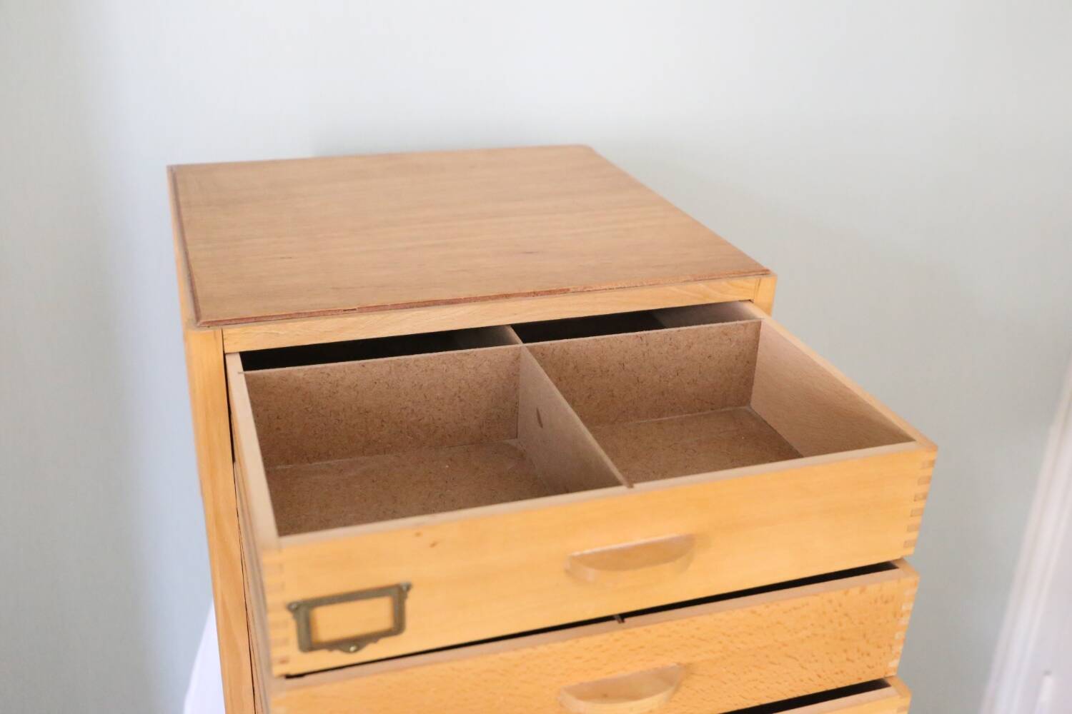 Drawer storage unit