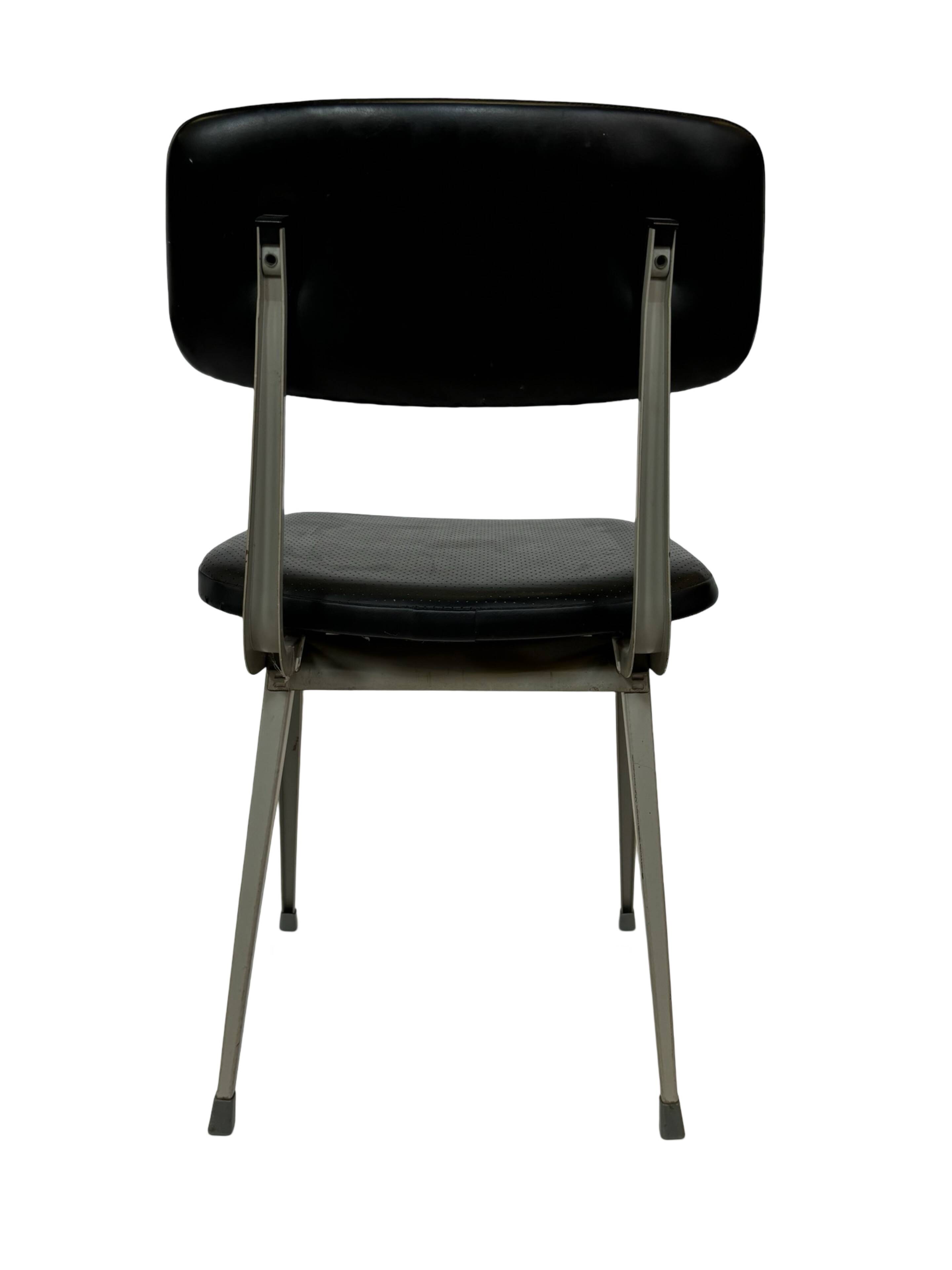 Friso Kramer Result Ahrend chair by Ahrend de Cirkel Dutch Design