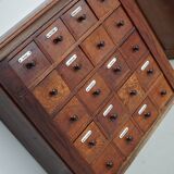 Paire d'armoires / vitrines d'apothicaire en chêne hollandais antiques Art Nouveau vers 1904