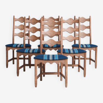 Ensemble de six chaises de salle à manger du milieu du siècle en chêne Henning Kjaernulf (6)