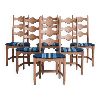 Ensemble de six chaises de salle à manger du milieu du siècle en chêne Henning Kjaernulf (6)