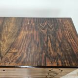 Commode Art Déco en acajou avec quatre tiroirs