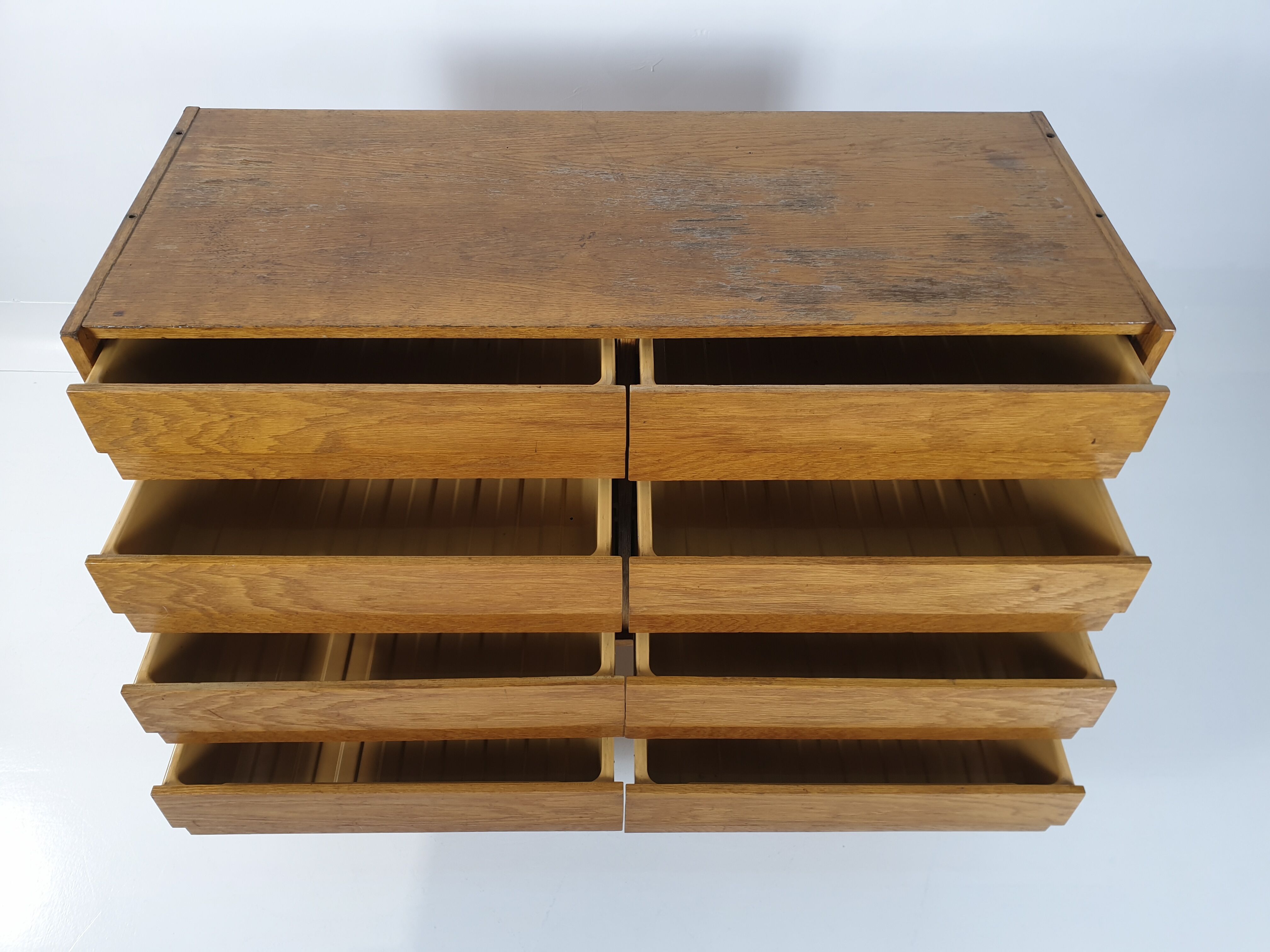 Commode de Jiří Jiroutek pour Interier Praha, années 1960