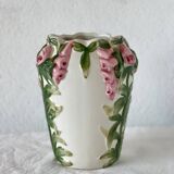 Slip vase.