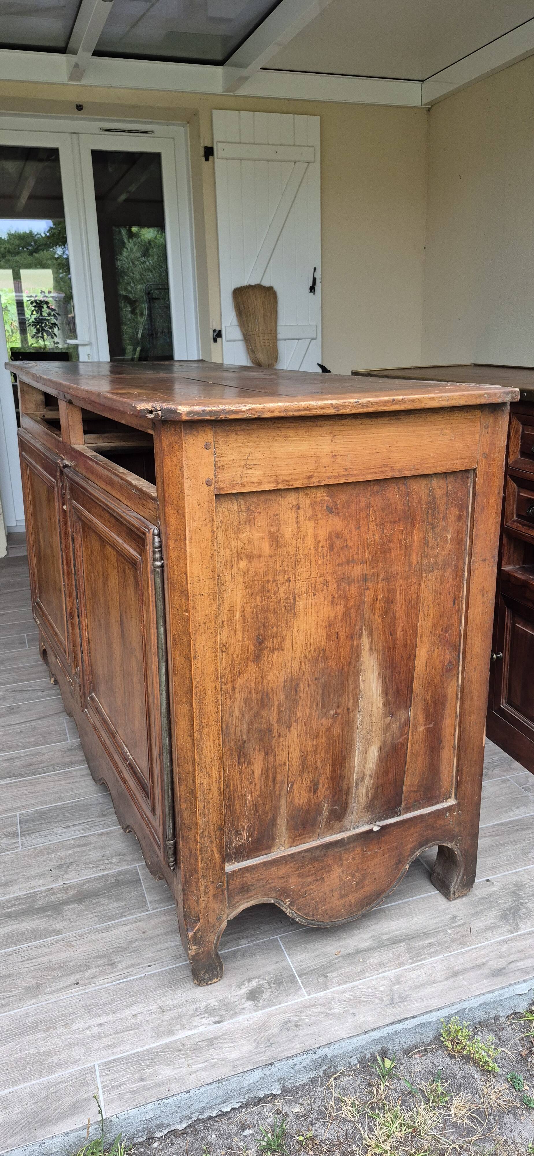 Massive buffet from the 19th century