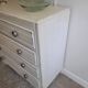 Commode Art Déco blanche patinée