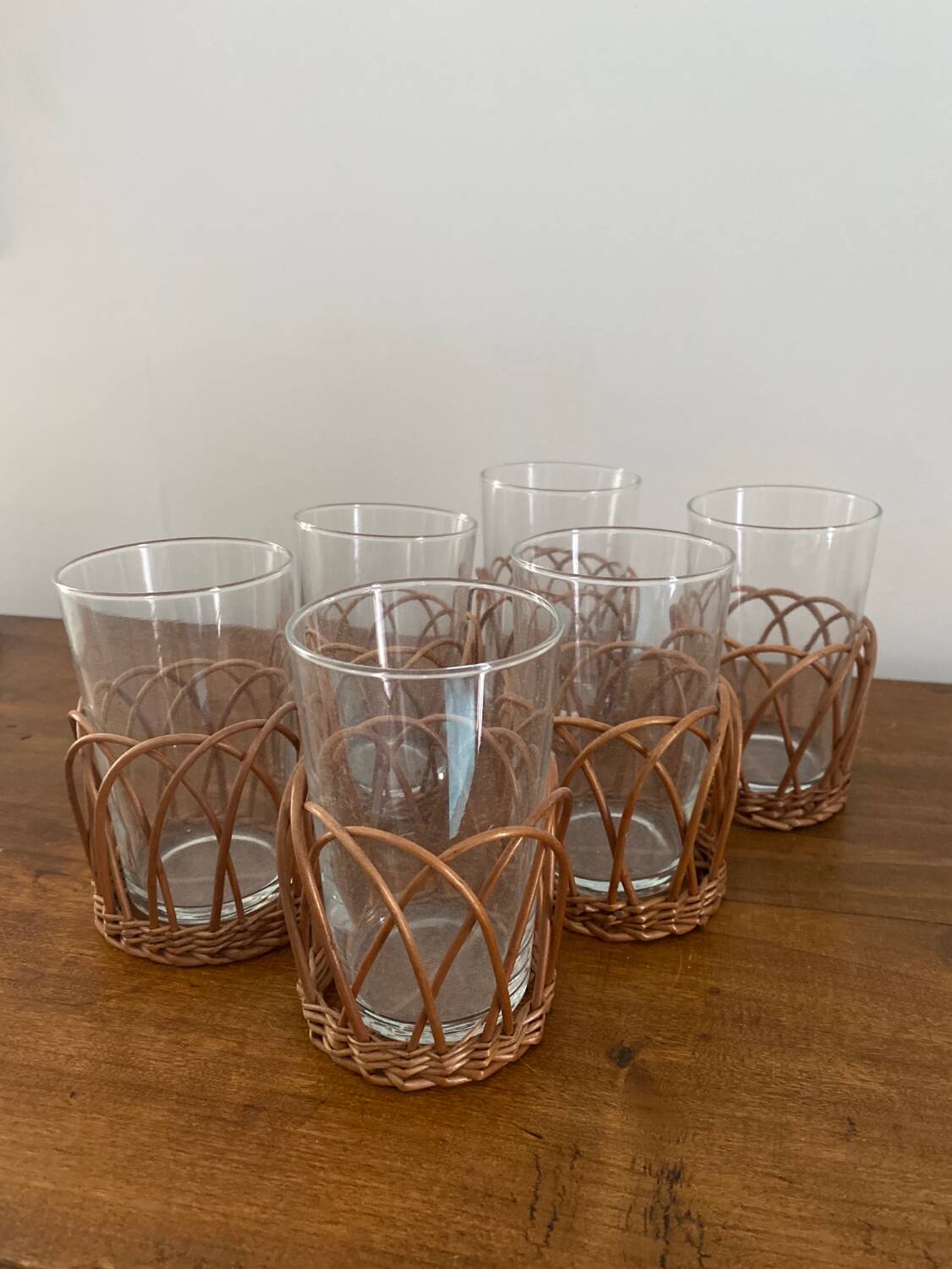 Tray with 6 rattan glasses