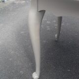 Dining room table