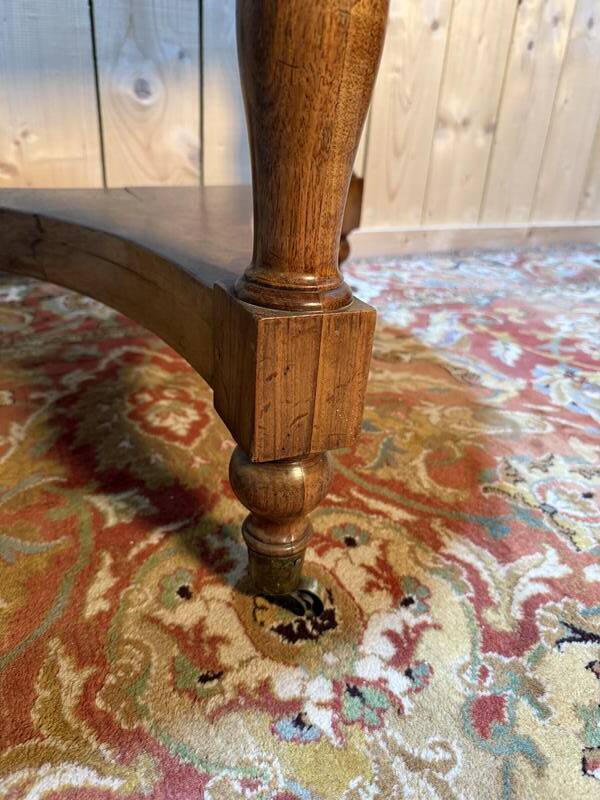 Table ronde d'appoint - Guéridon époque Louis Philippe en noyer massif