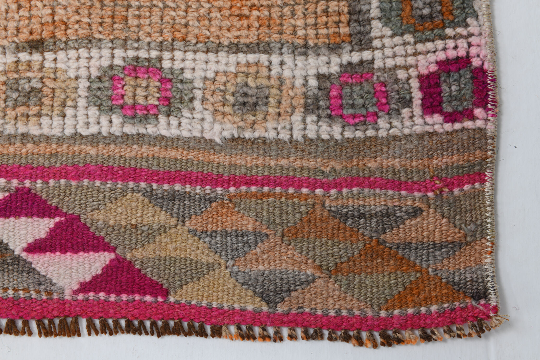 Neutral color handmade runner rug 317x87cm