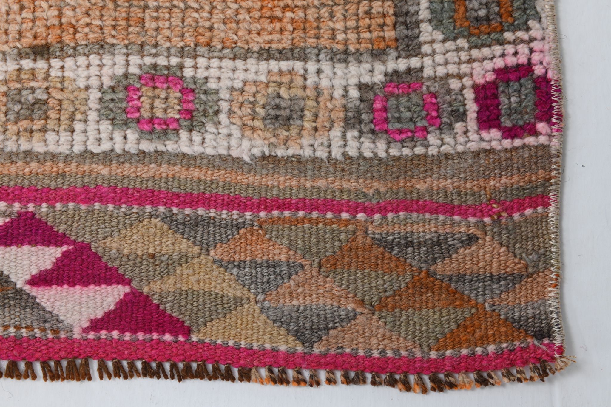 Neutral color handmade runner rug 317x87cm
