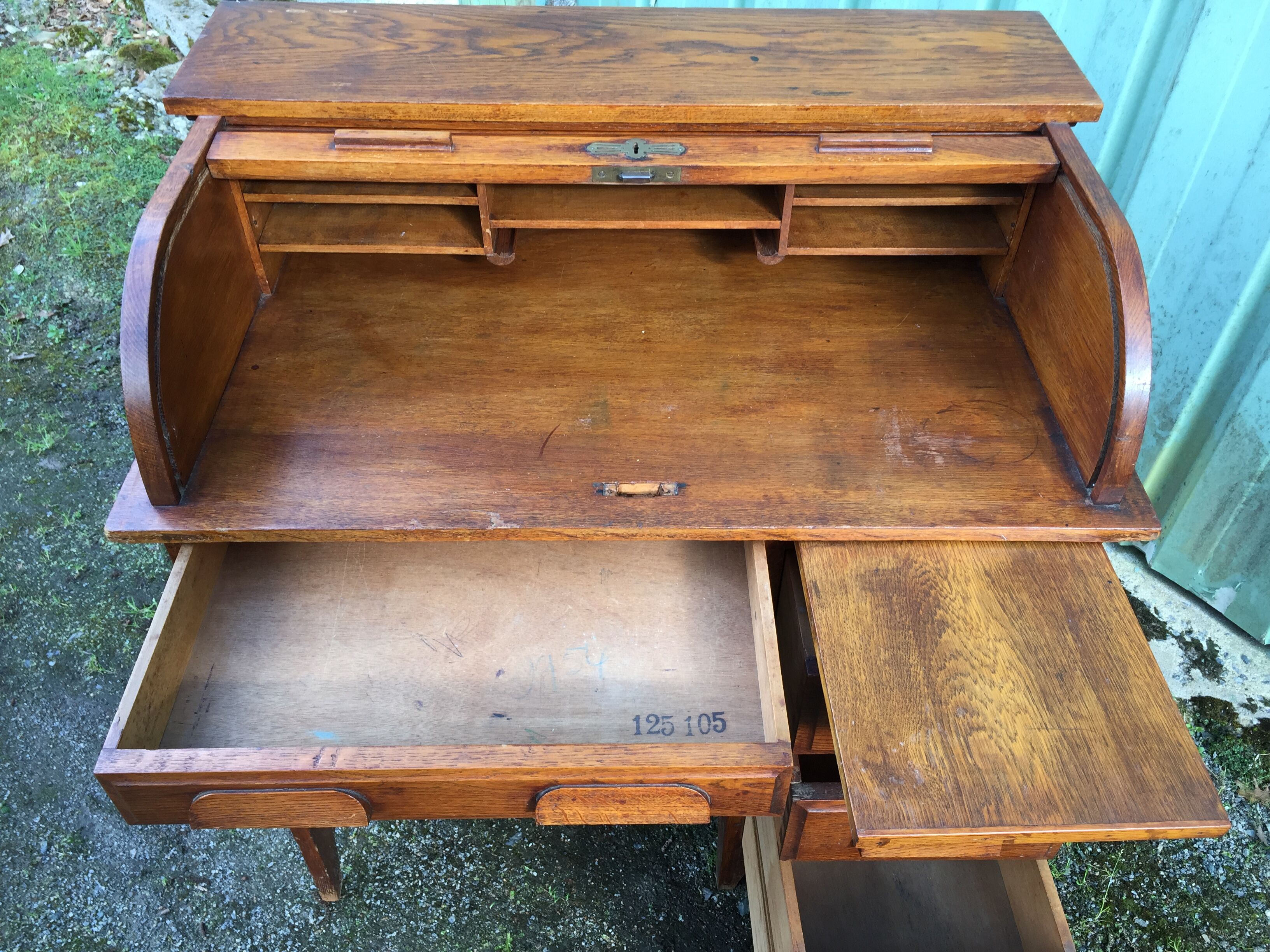 Vintage office called American office with oak curtain