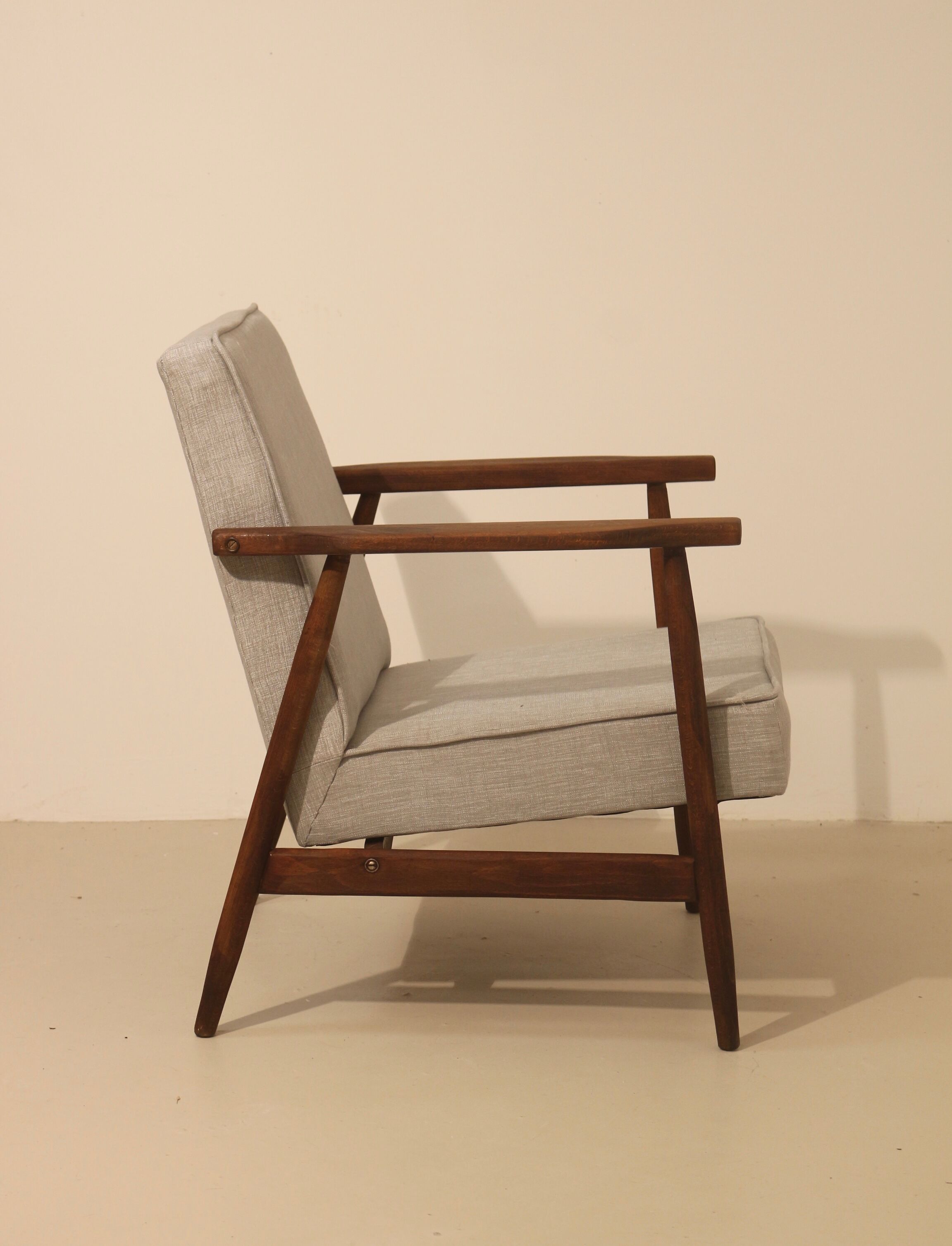 Fauteuil Henryk Lis 300-190 années 1970. Ref Mia