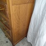 Jolie commode de 4 tiroirs pieds compas plaquage chene