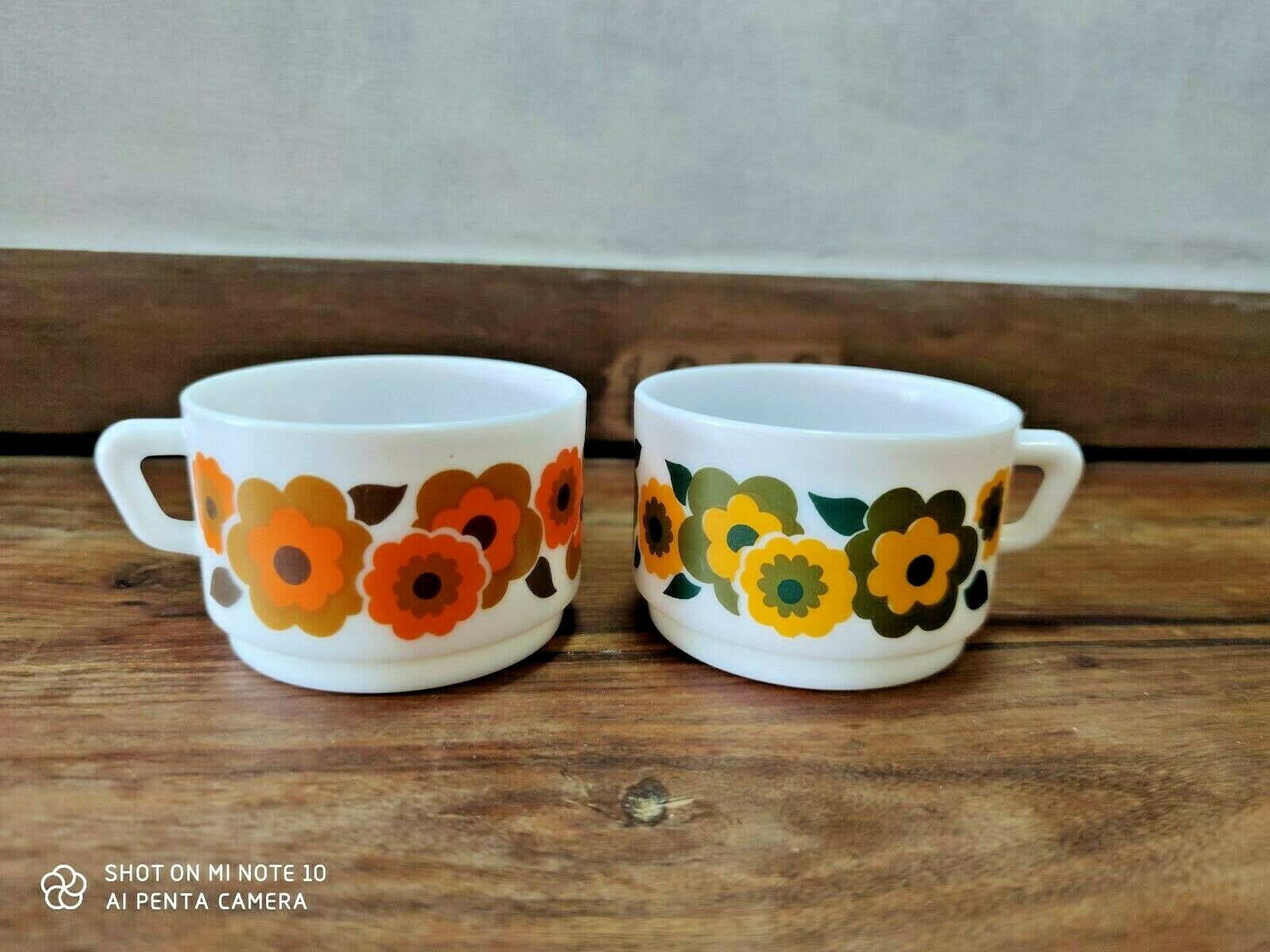 Tasse arcopal année 70 fleur orange vintage