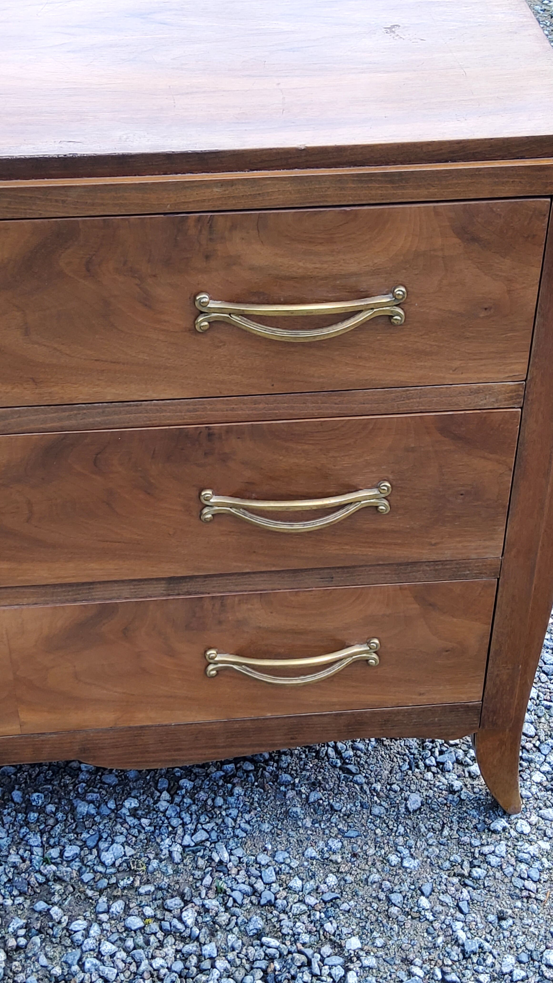 Chest of drawers from the 40s/50s in golden blond walnut 3 drawers feet compass