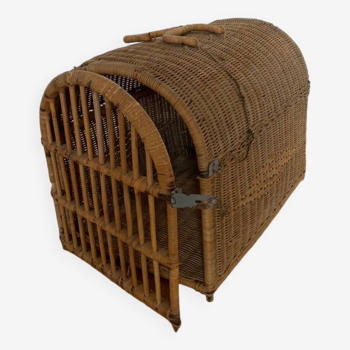 Wicker basket cage for dog or cat