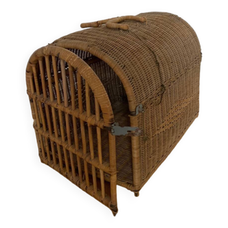 Wicker basket cage for dog or cat