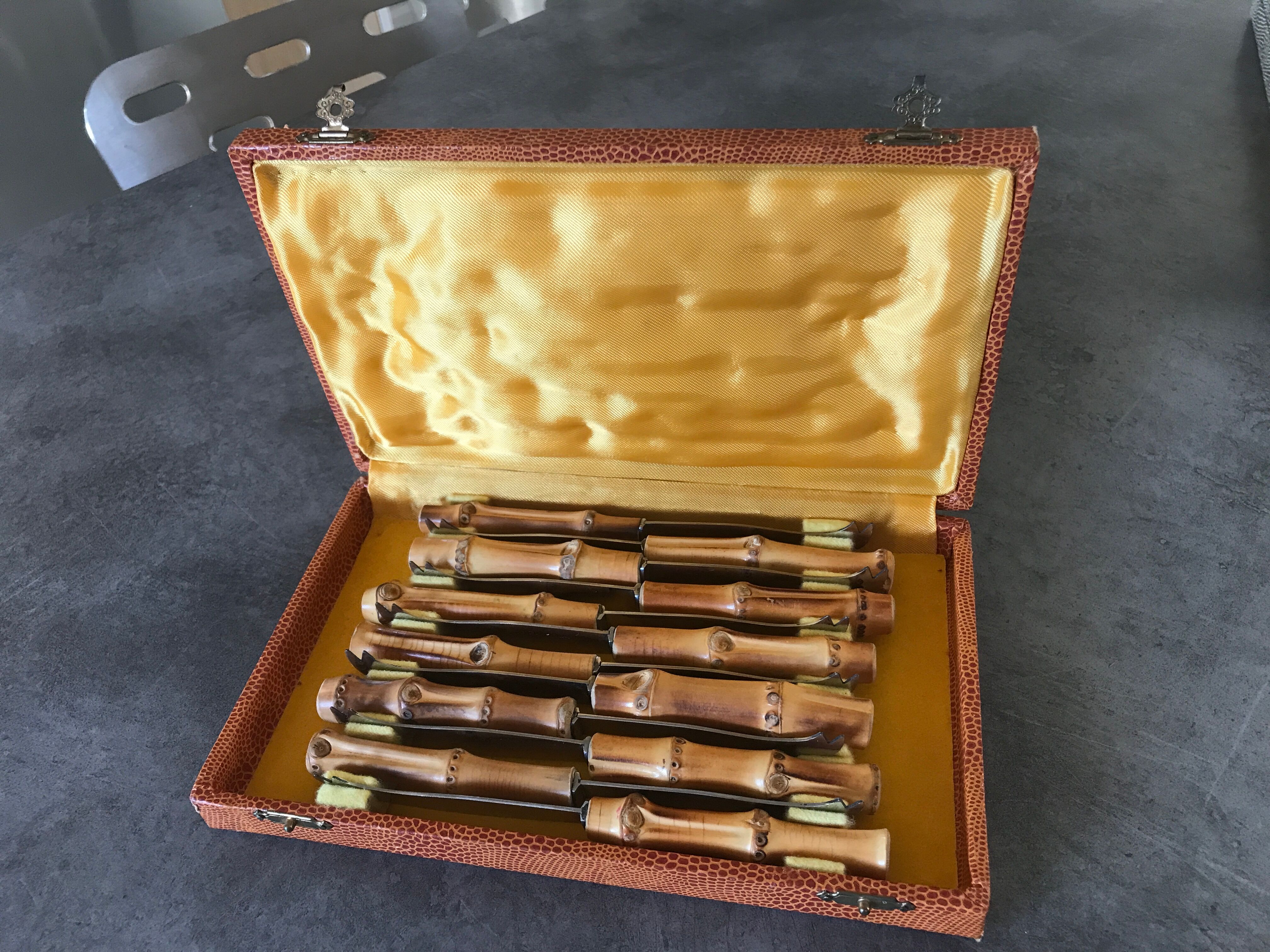 Set of 12 vintage knives bamboo handle cutlery b.j.b in their case