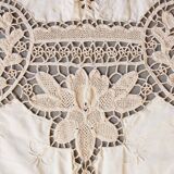 Couvre-lit ancien en dentelle Cantù & broderies 440 cm x260 cm