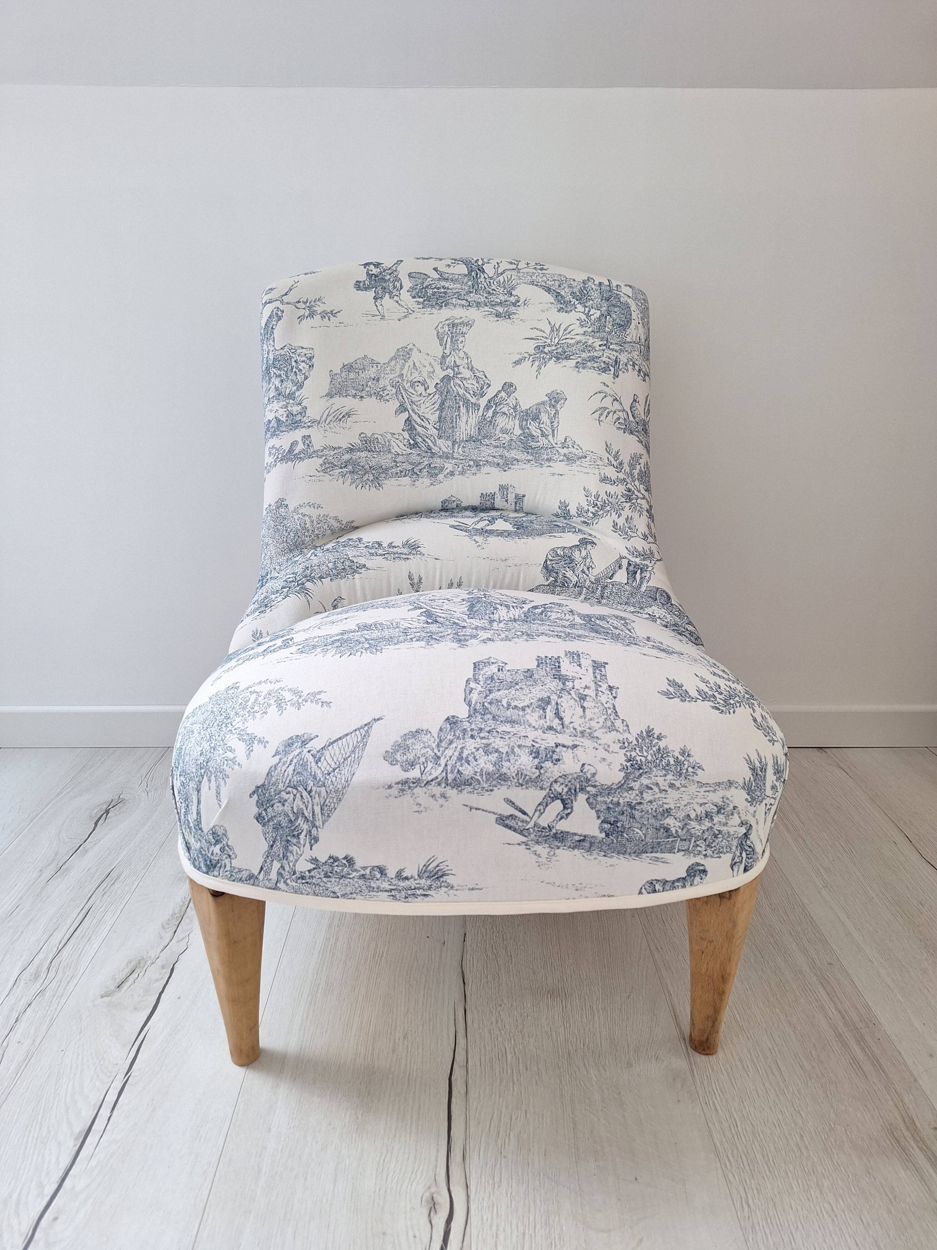 Blue toile de Jouy toad armchair