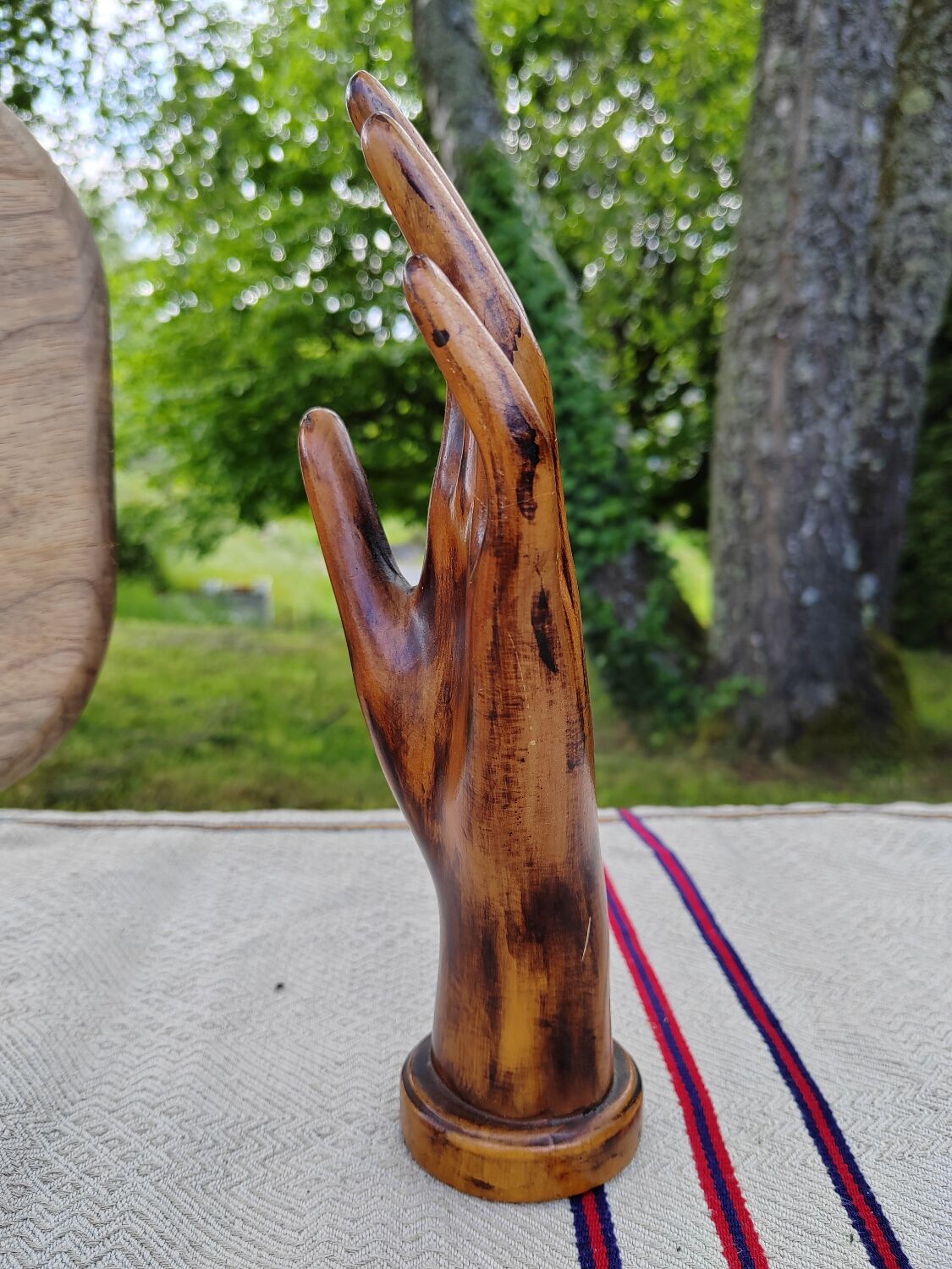 Carved wooden ring holder signed 70s