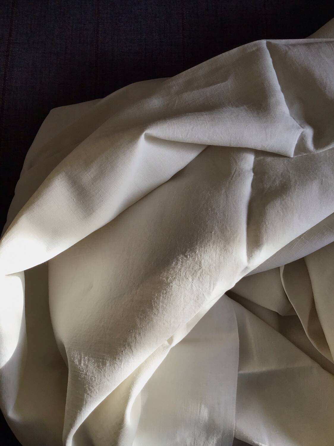 2 off-white linen sheets 230cmx330cm