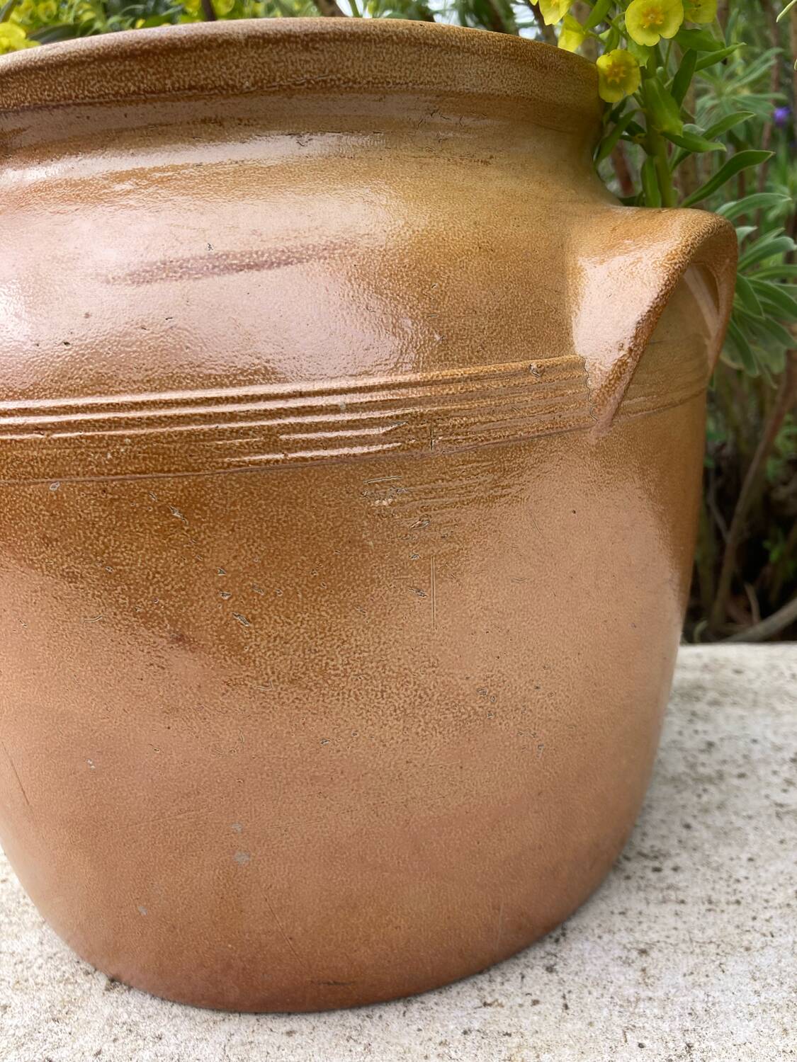 Light brown ceramic jar