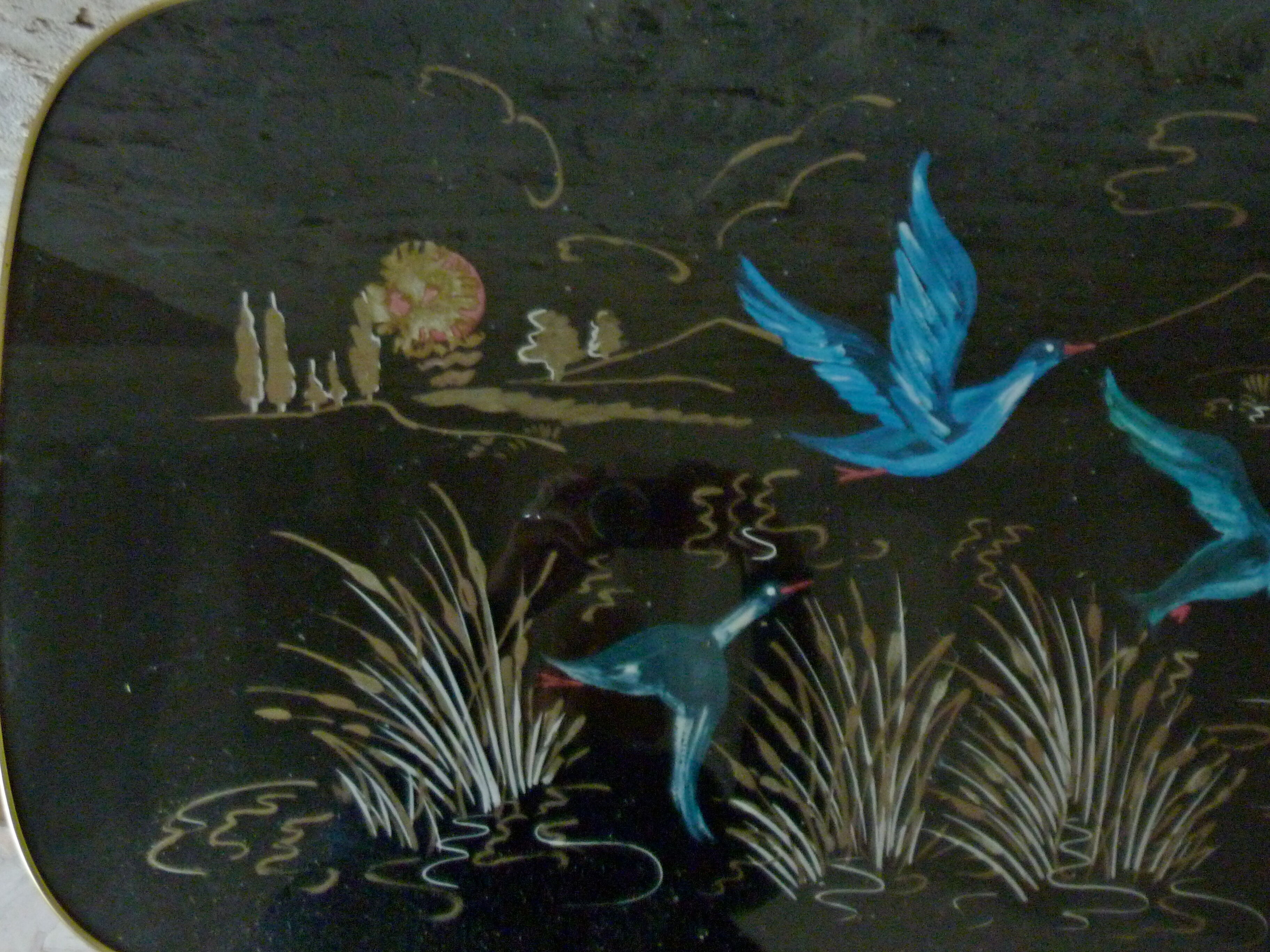 Table basse décor oiseaux bleus, années 60-70