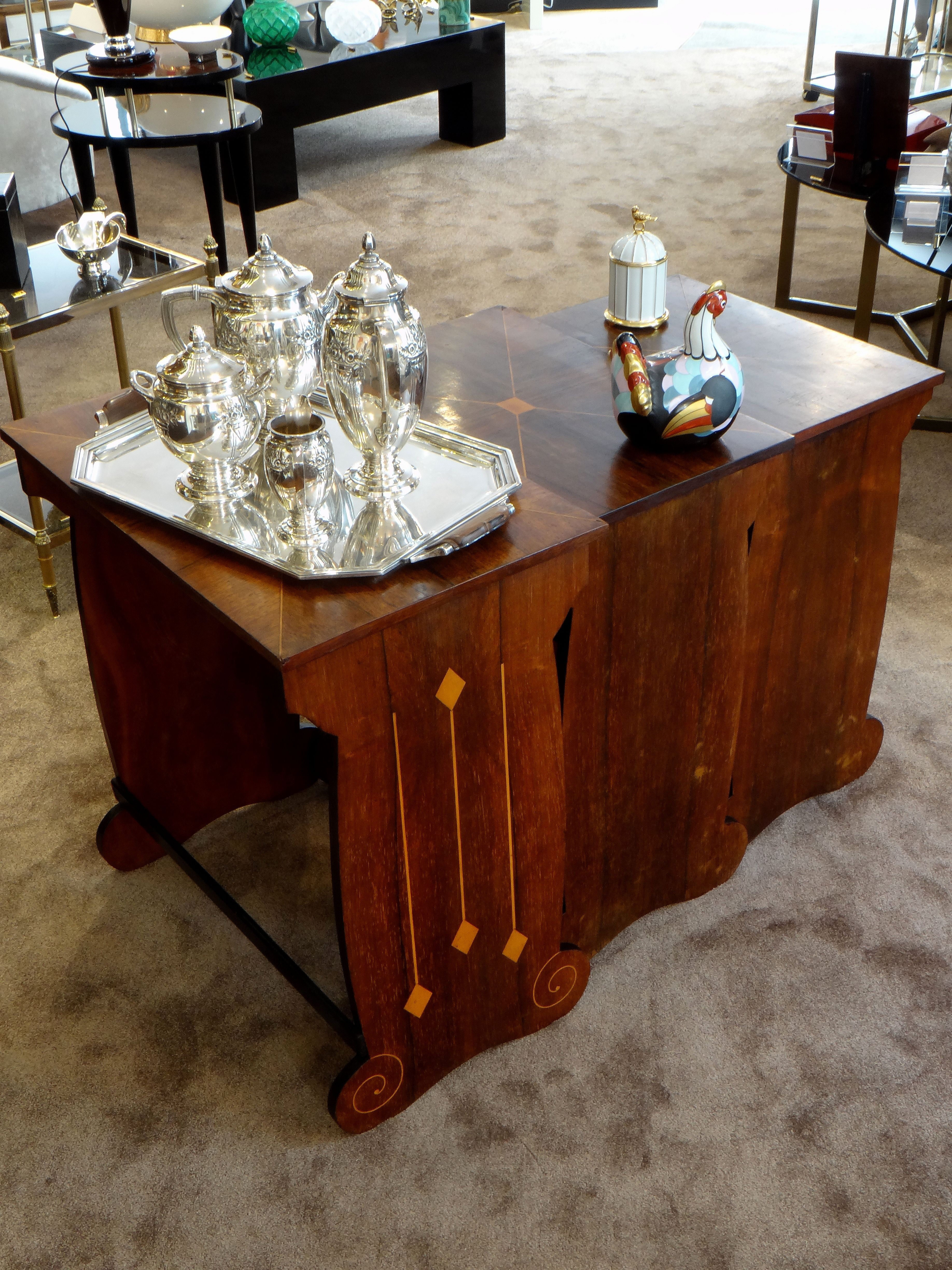 Set of three tables nesting years 1920/1930