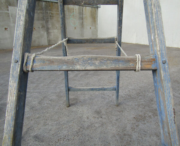 Ancien escabeau échelle de peintre