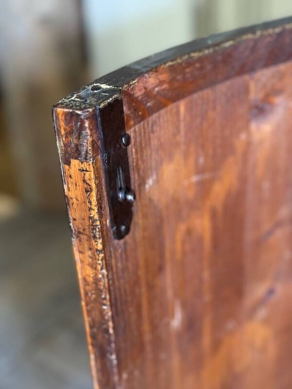 Paire de consoles en placage d’acajou et bois de rose, marbre bleu turquin
