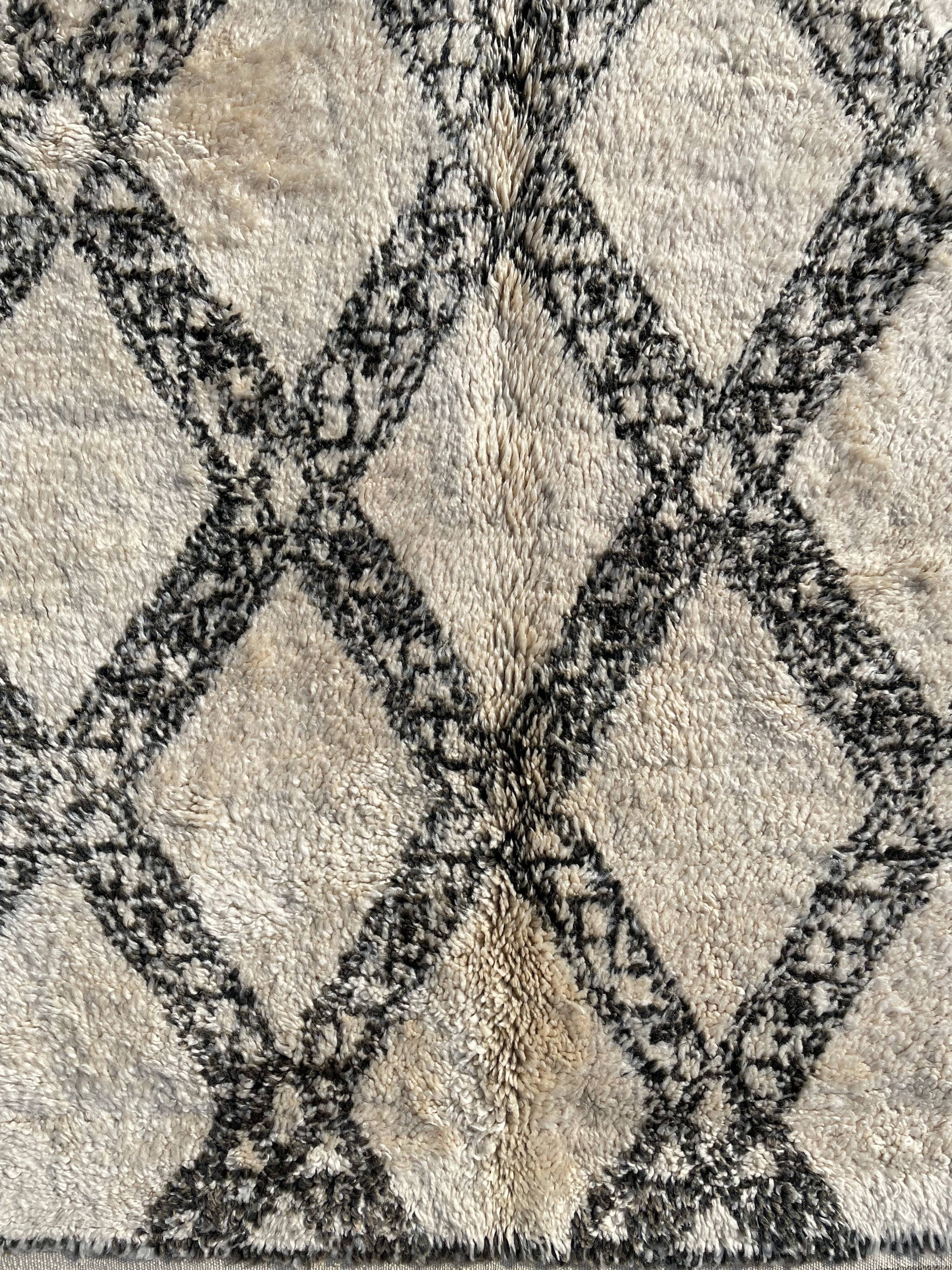 Carpet berbere beni ouarain old years 1958 modern