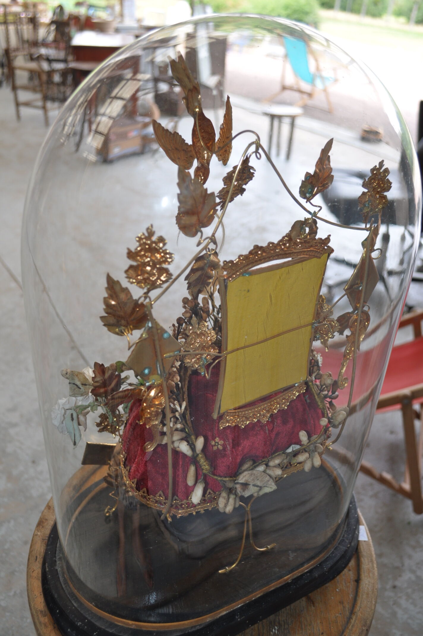 Napoleon III bridal globe complete.