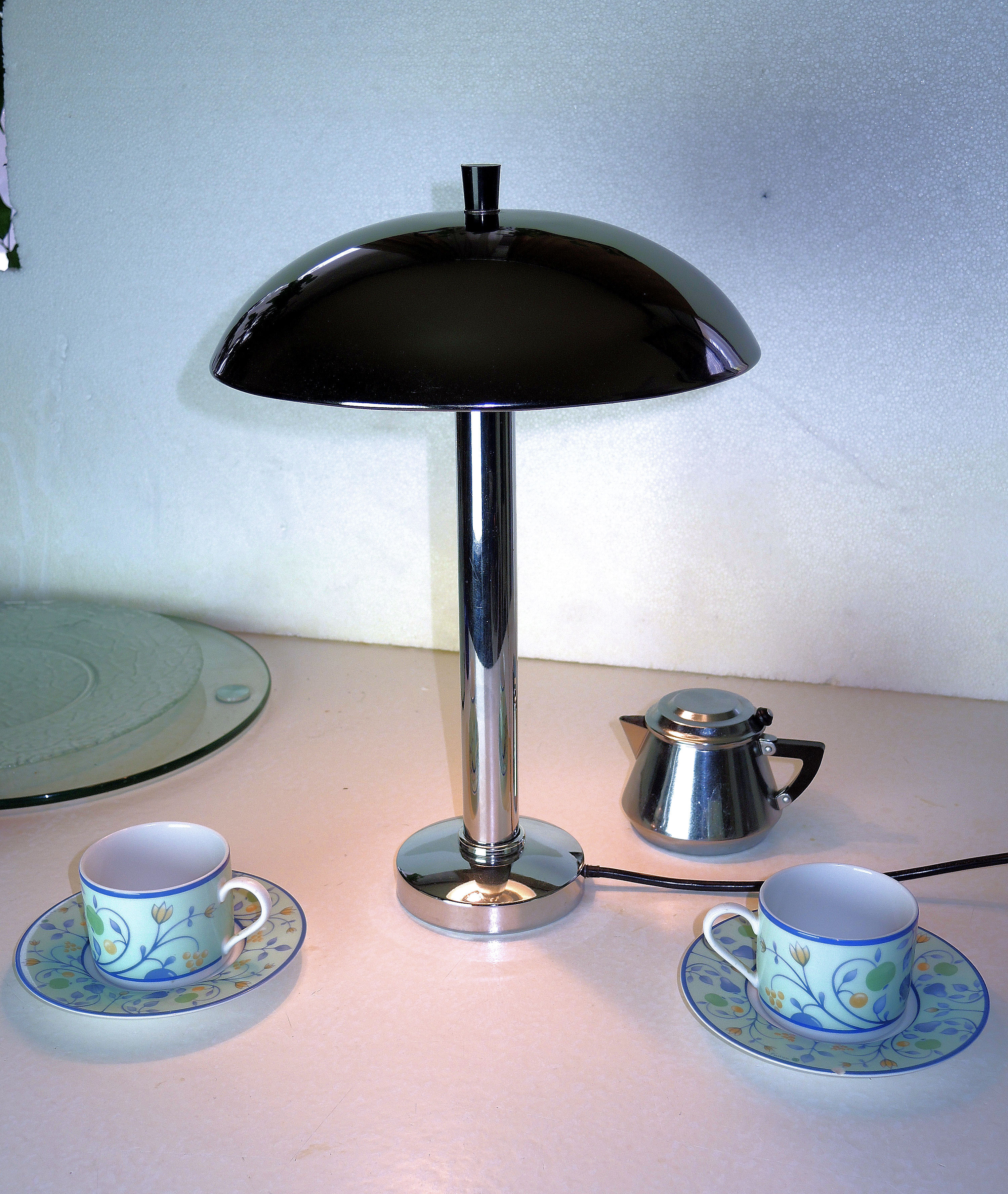 Vintage style all-chrome lamp