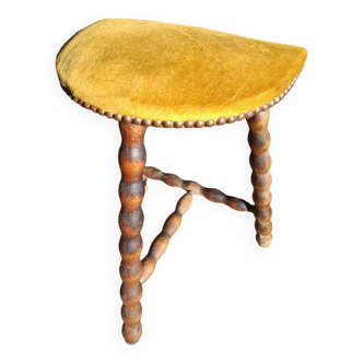 Tripod stool