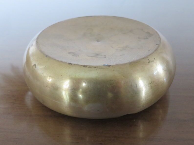Round brass ashtray 60s 70s