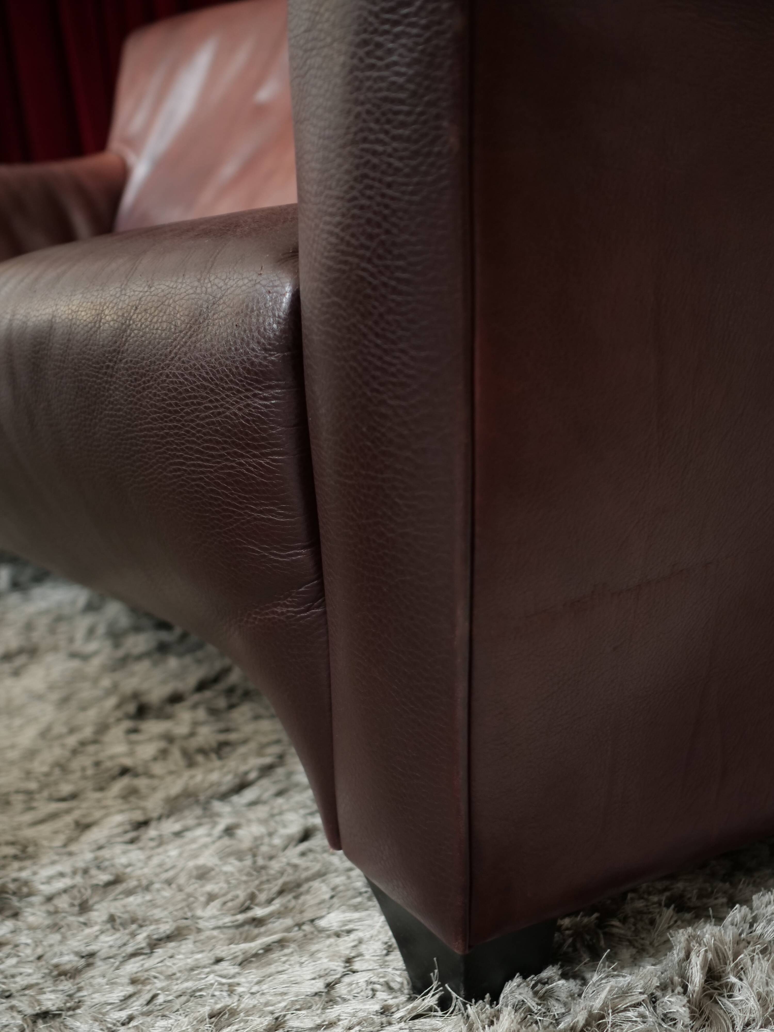 Oxblood leather sofa DeSede DS-72b