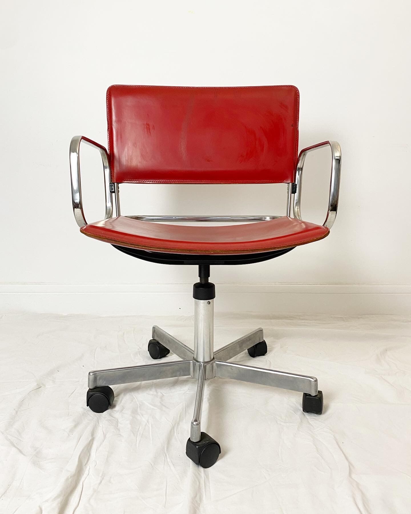 Chaise de bureau pivotante Rouge Similicuir
