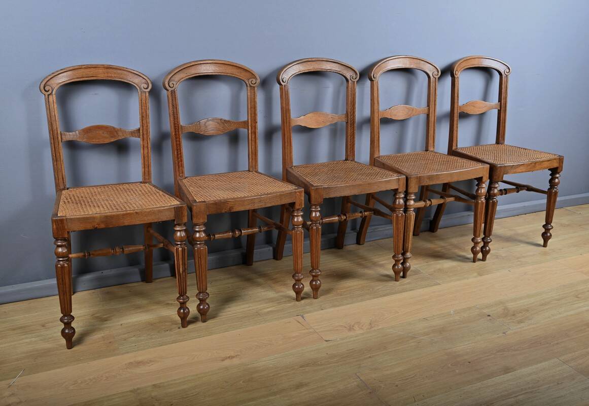 Set of 5 solid oak chairs, Louis Philippe period – 2nd half of the 19th century.