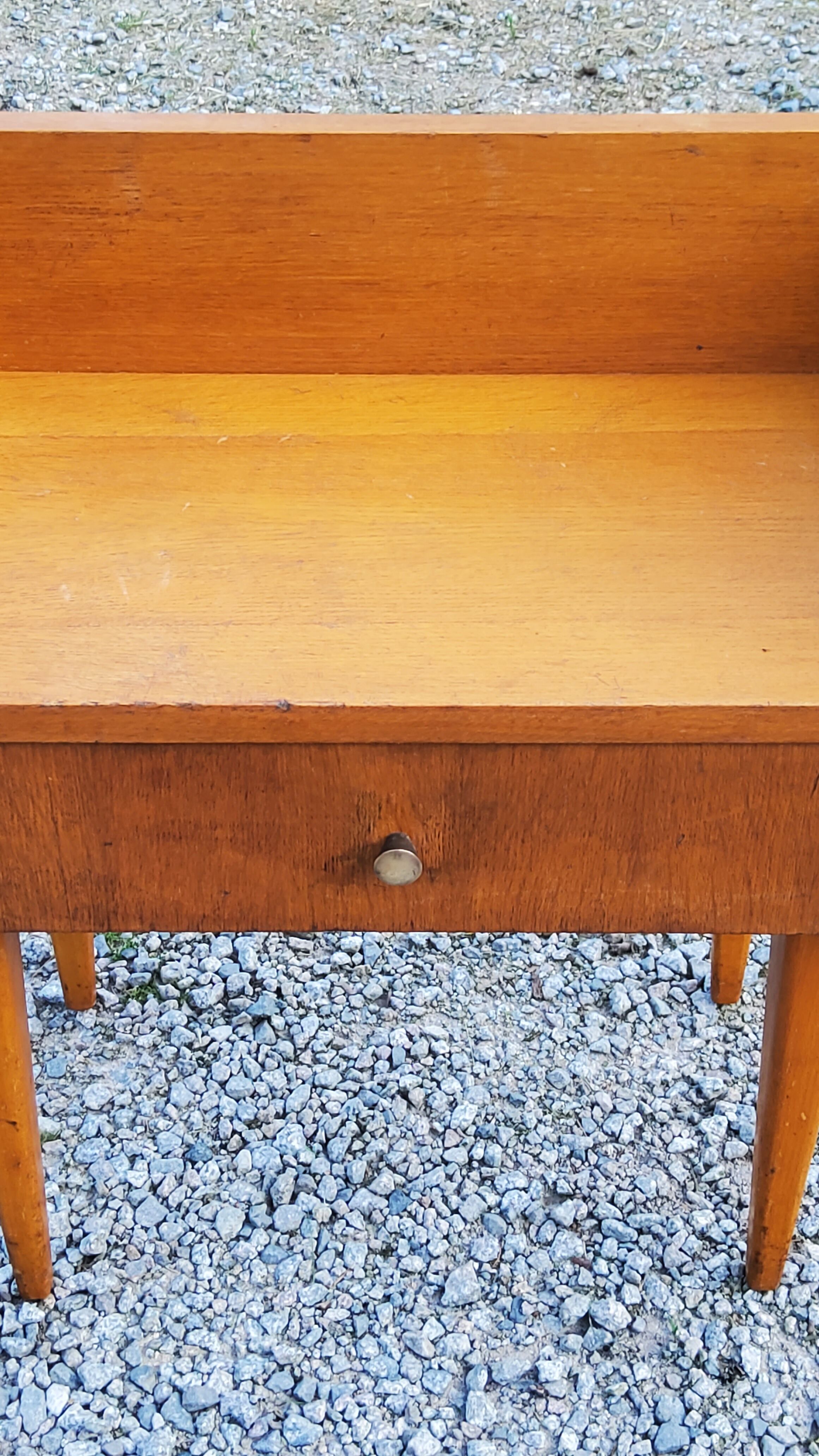 Vintage bedside table of the 50s in blond oak bobbin feet