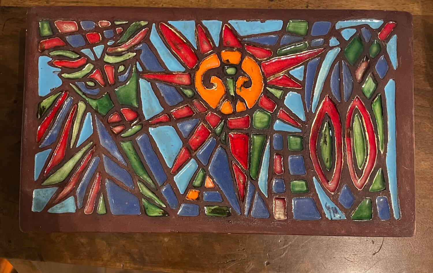 Ceramic box by Gabrielle Mankiewicz