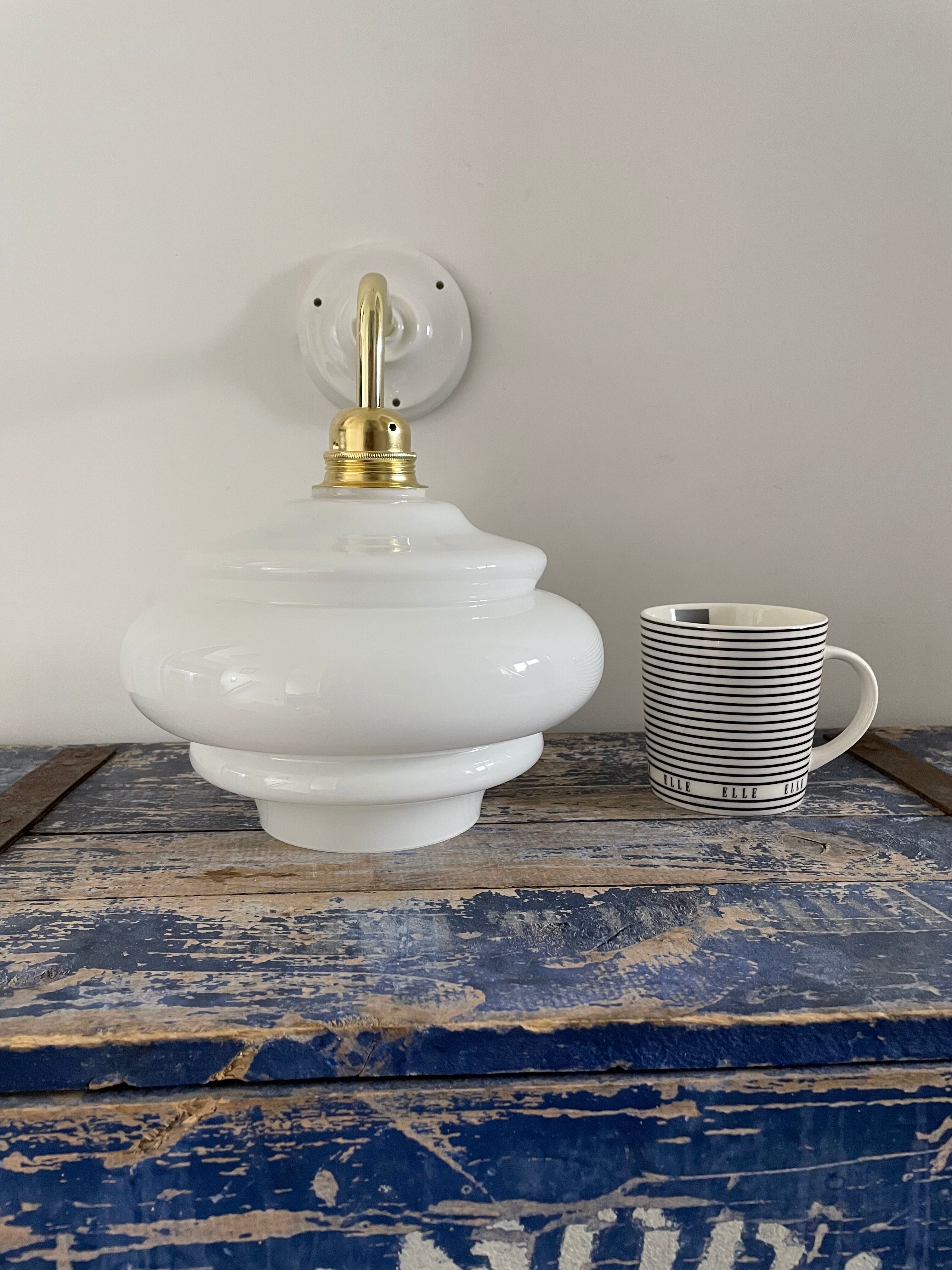 Vintage wall lamp in electrified white opaline to new