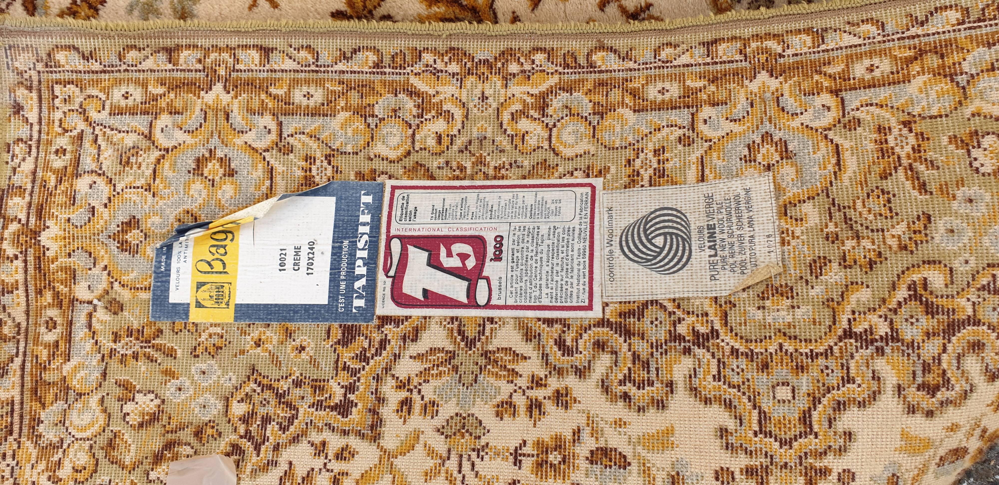 Oriental carpet pure virgin wool