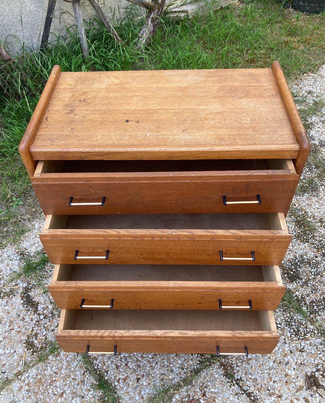 Vintage dresser compass feet