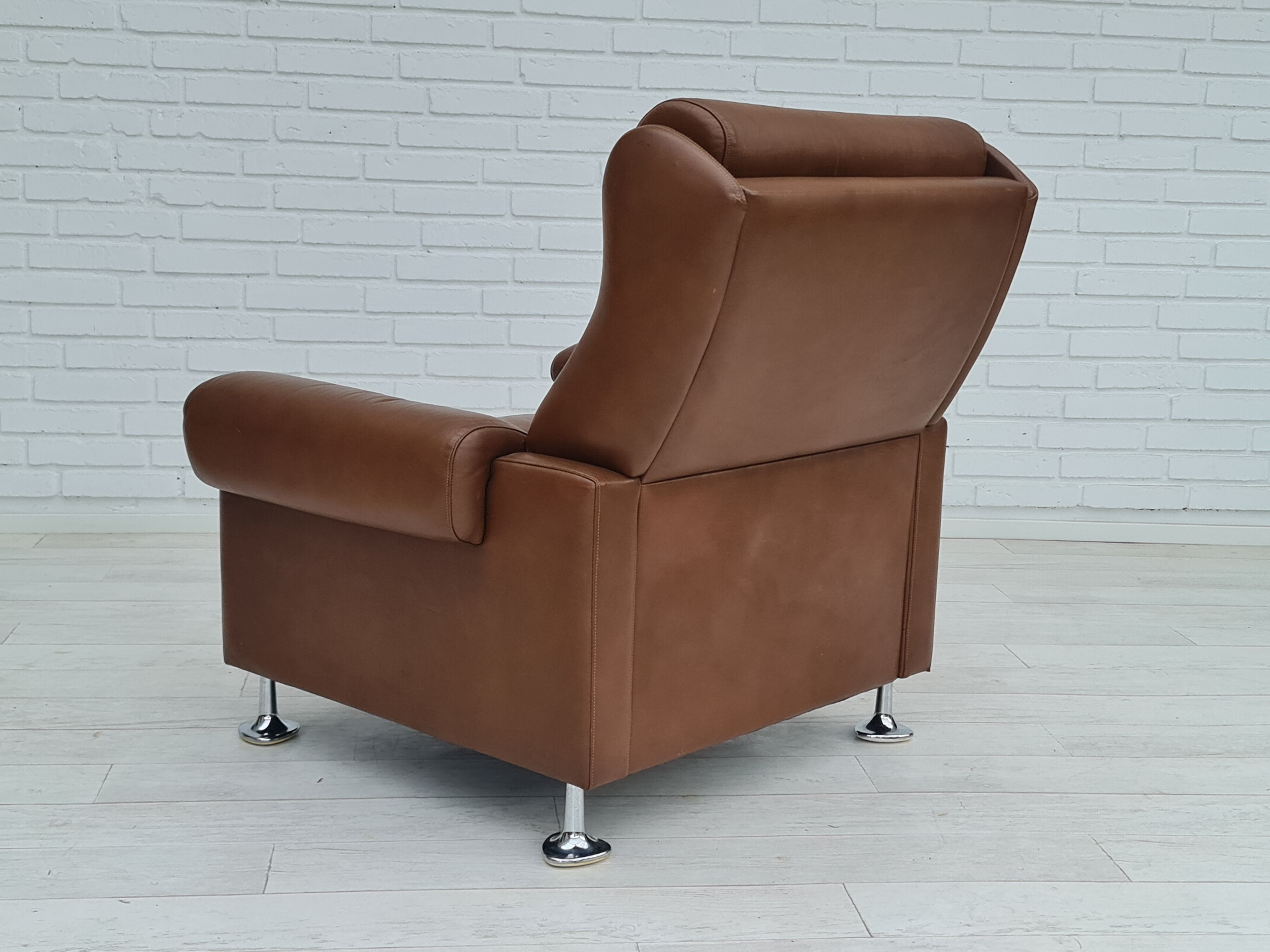 Fauteuil en cuir du milieu du siècle, années 1970