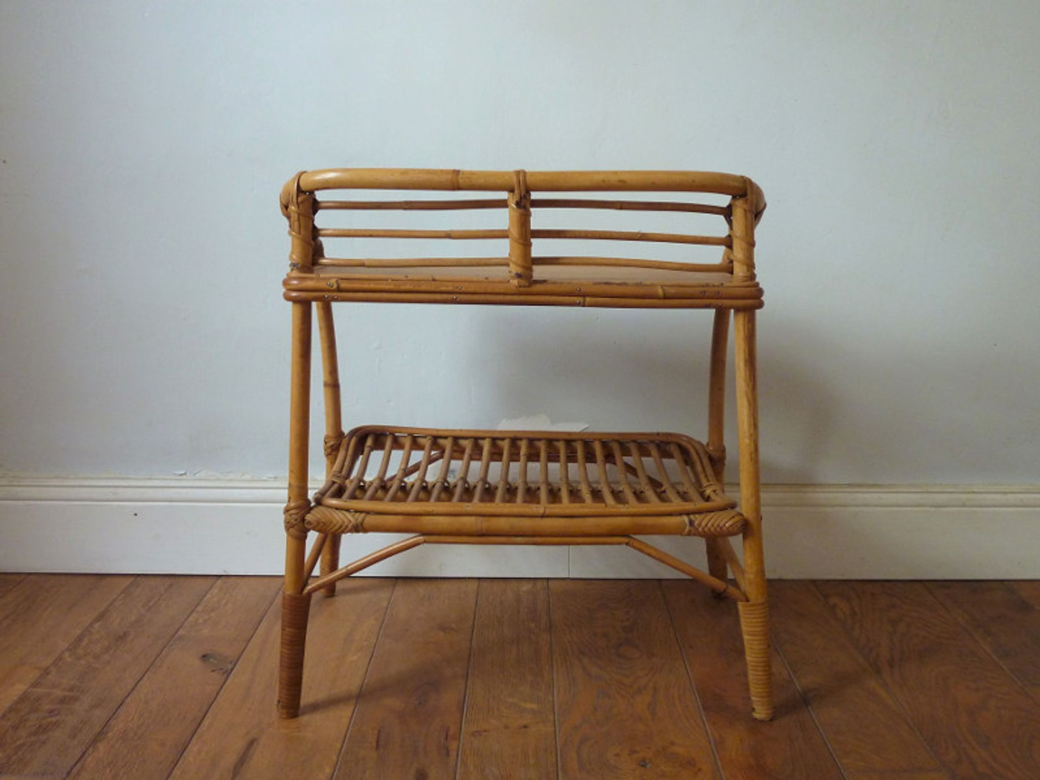 Table de chevet rotin