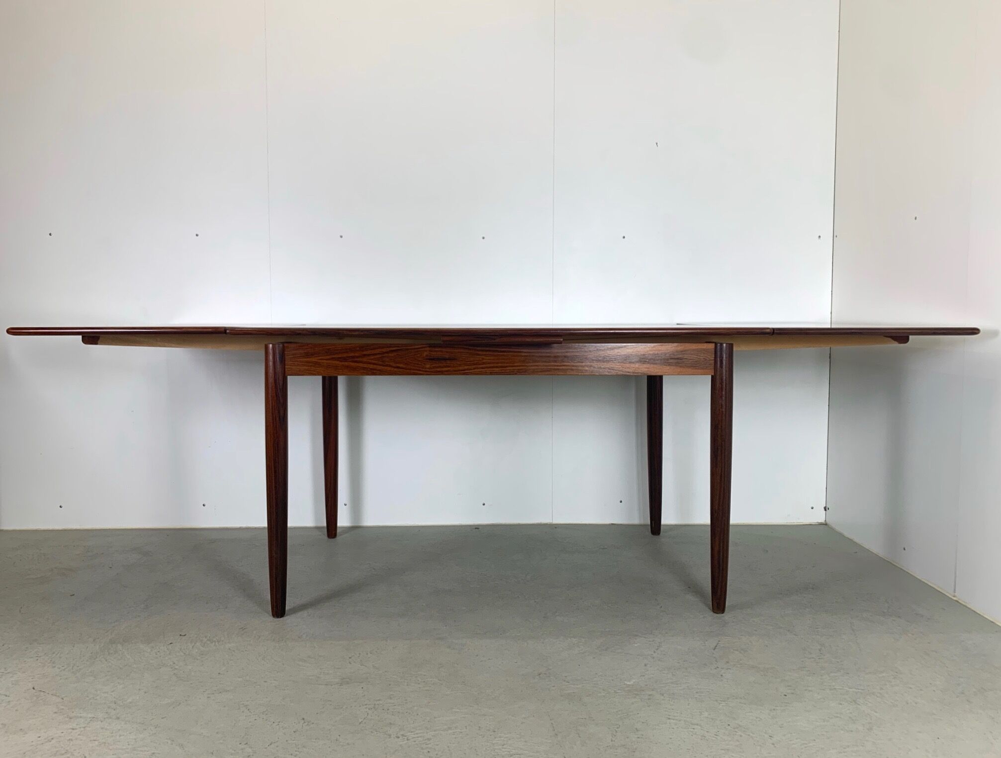 Set table and chairs in palisander